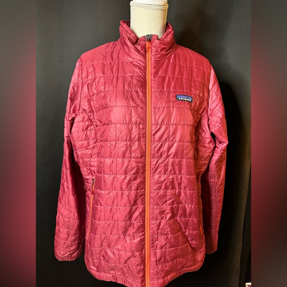 Patagonia women’s nano puff jacket